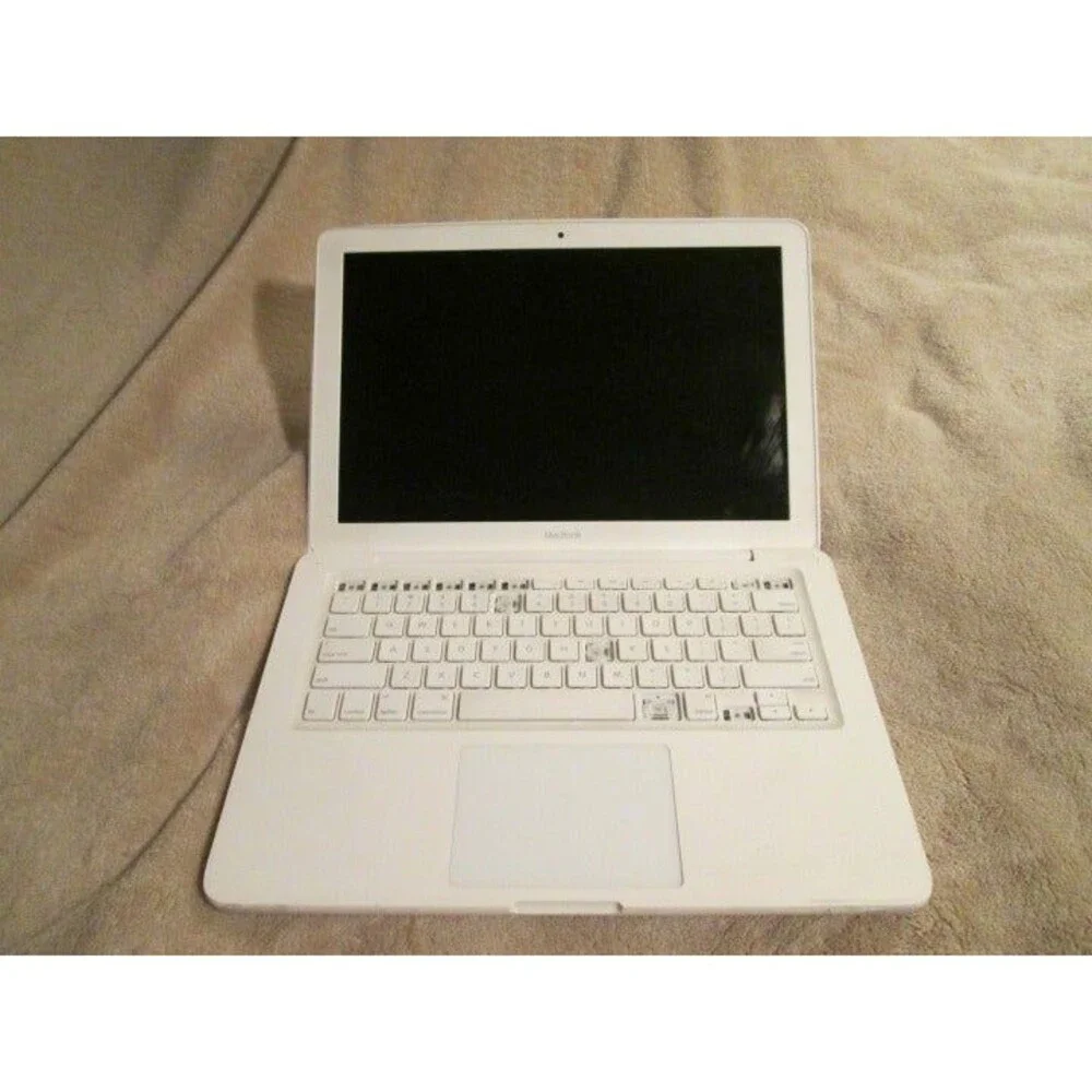 White Macbook Unibody